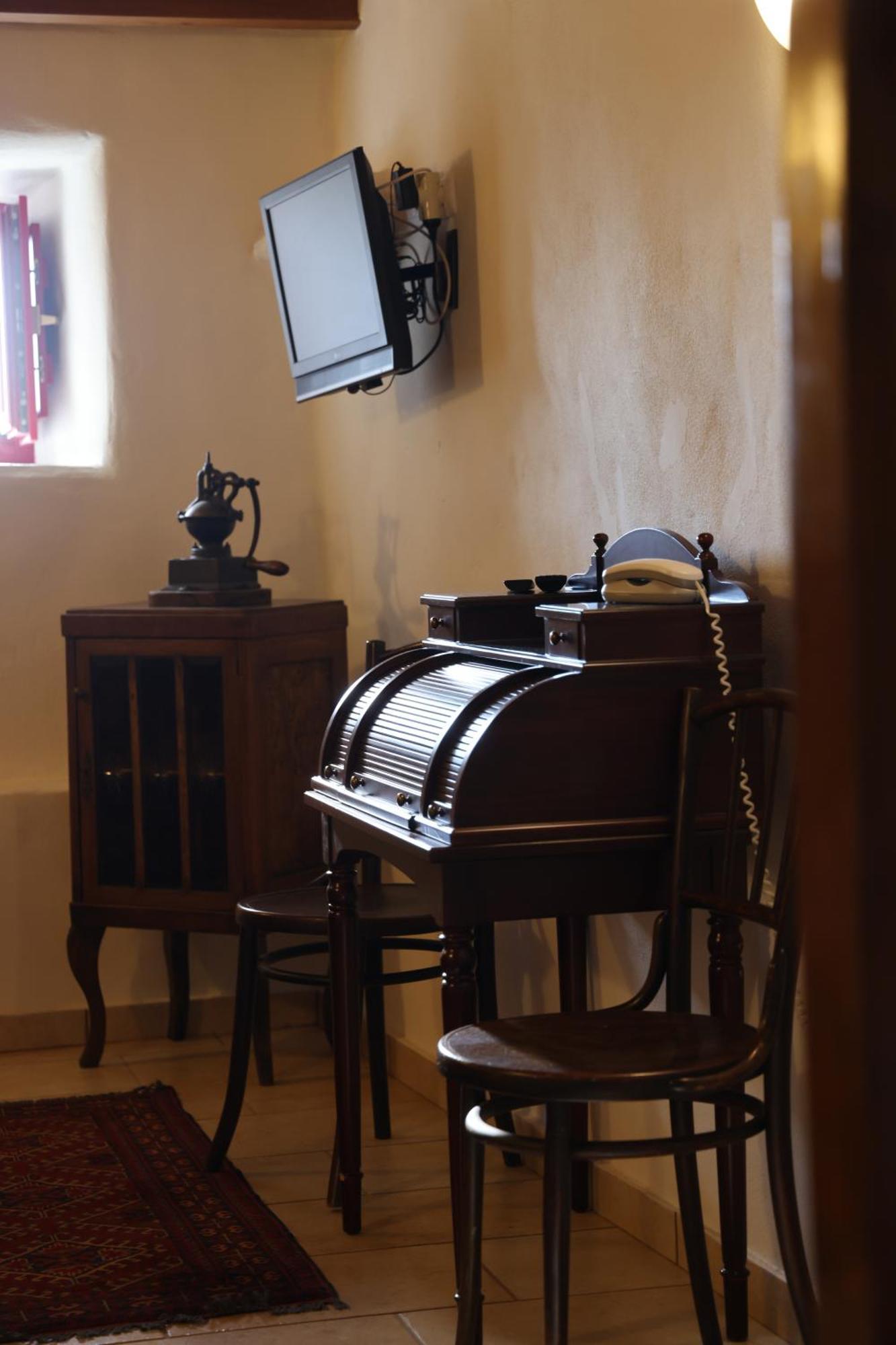 Lithos Stone Suites Areopoli Rum bild