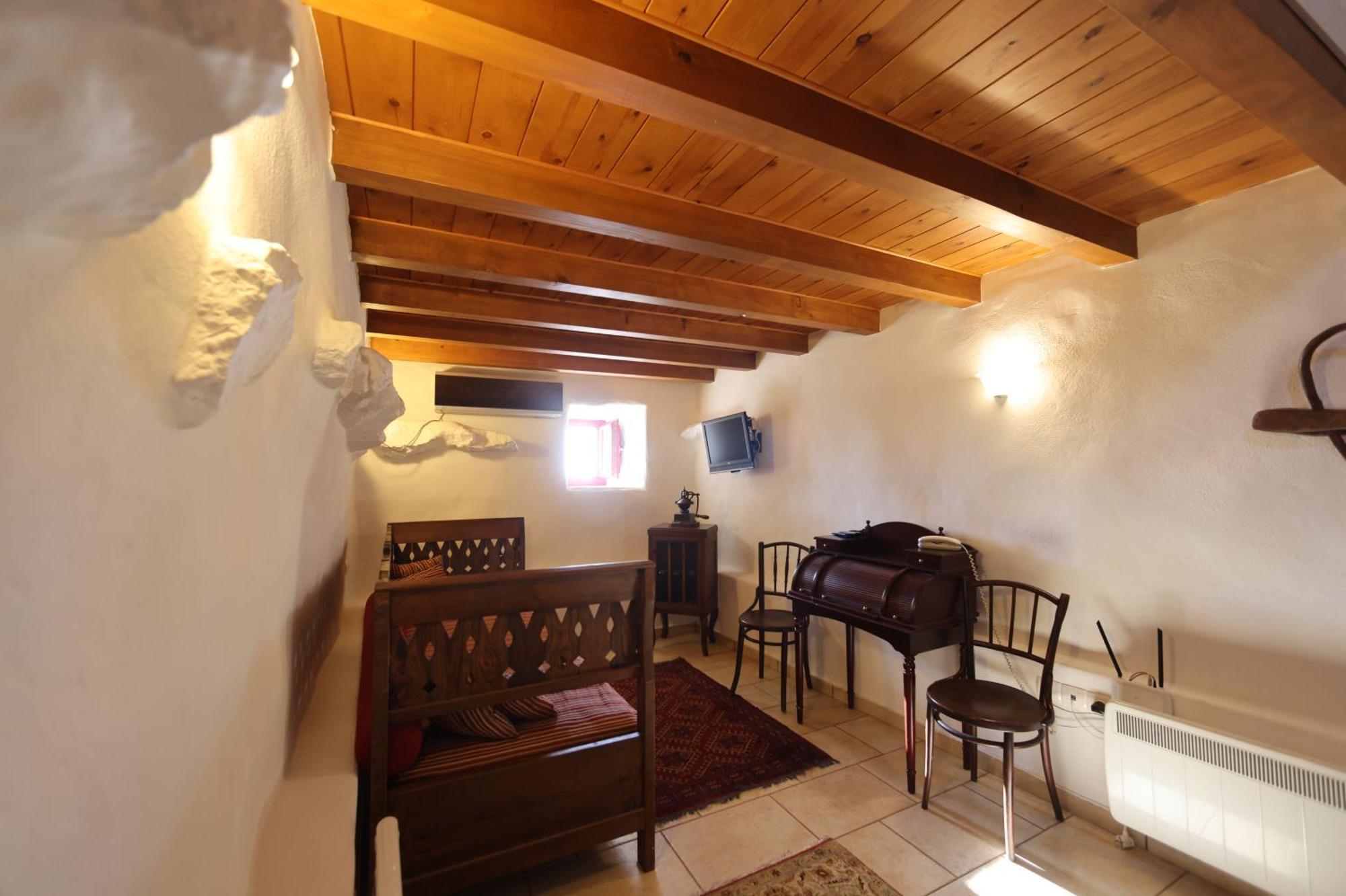 Lithos Stone Suites Areopoli Rum bild
